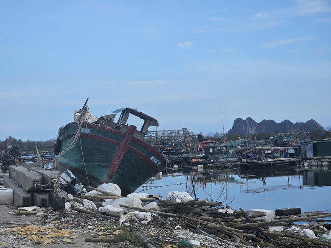 Bến Giang hoang tàn. Ảnh: Hoàng Anh.