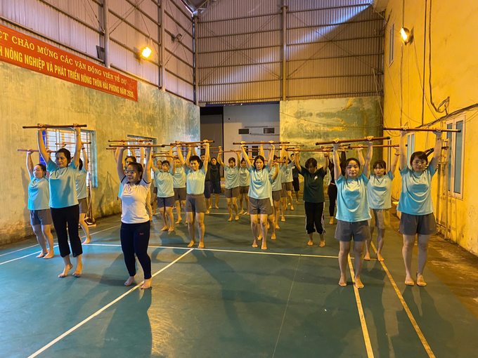 Exercising to improve health. Photo: Hai Phong Agricultural Extension Center.