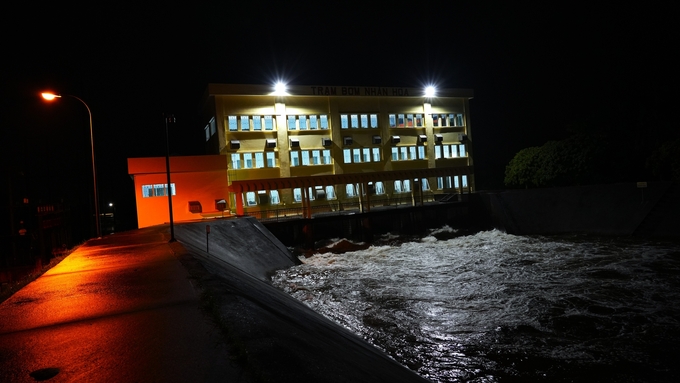 Huu Bi pumping station plays an important role in anti-flooding. Photo: Hung Khang.