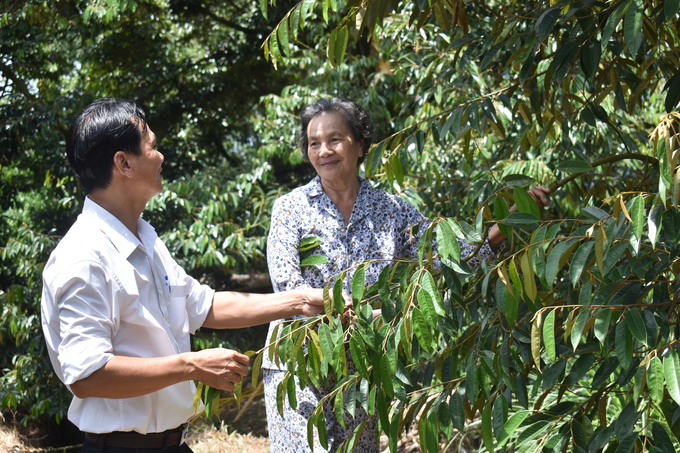 Cái mà bà con mong chờ là tổ khuyến nông cộng đồng là giúp cụ thể những cách thức làm ăn để họ vươn lên được ngay trên chính mảnh đất của mình. Ảnh: NNVN.