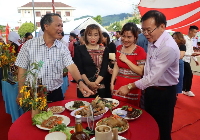 Ngày hội ẩm thực các sản phẩm từ đẳng sâm được tổ chức tại huyện Tu Mơ Rông hồi đầu năm 2024. Ảnh: Đ.L. 