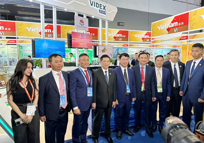 Deputy Prime Minister Ho Duc Phoc attended the opening ceremony of the trade program at the 21th China-ASEAN Expo (CAEXPO) held in Nanning, Guangxi, China.