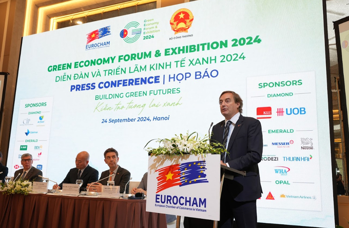 Ông Bruno Jaspaert, tân Chủ tịch EuroCham Việt Nam phát biểu khai mạc sự kiện họp báo.