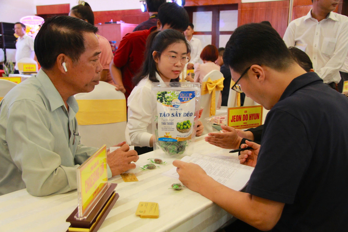 OCOP products from Ninh Thuan Province were promoted at the conference. Photo: TL.