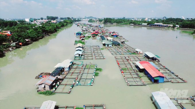 Nuôi trồng thủy sản trên sông. Ảnh: H.Phúc.