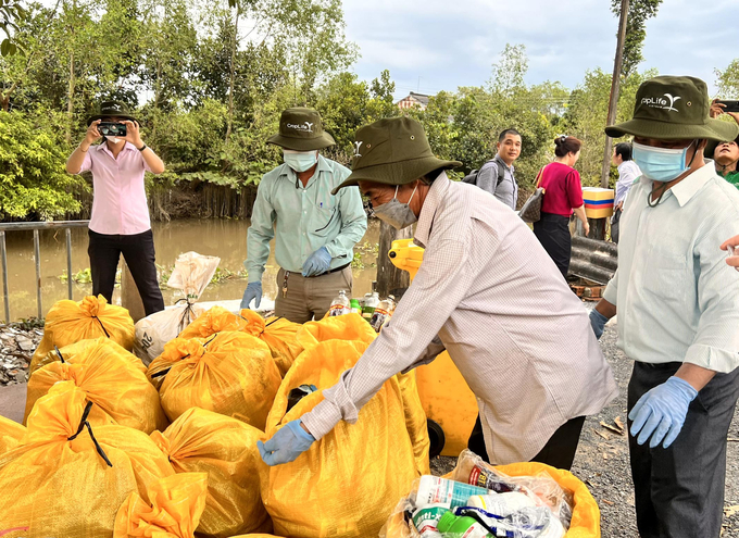 A pesticide packaging collection site in Dong Thap Province. Photo: Son Trang.