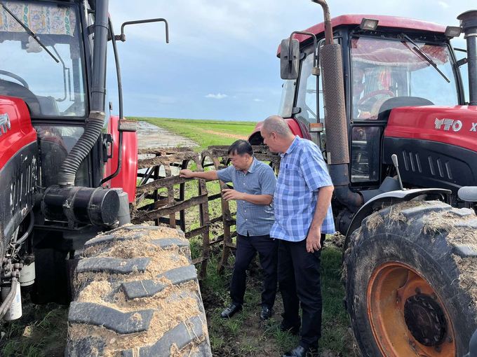 Last week, Deputy Minister of Agriculture and Rural Development Nguyen Hoang Hiep and Cuban Minister of Agriculture Ydael Pérez Brito surveyed rice production areas in the neighboring country. Photo: ICD.