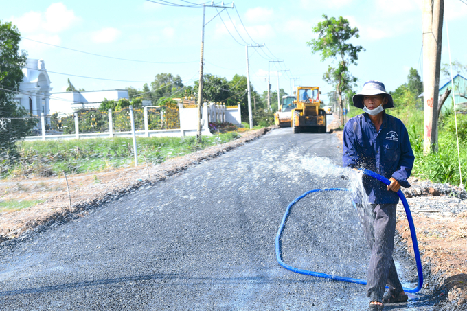 Huyện Tân Phú Đông đang tiếp tục hoàn thiện hạ tầng giao thông nông thôn. Ảnh: Kiều Nhi.