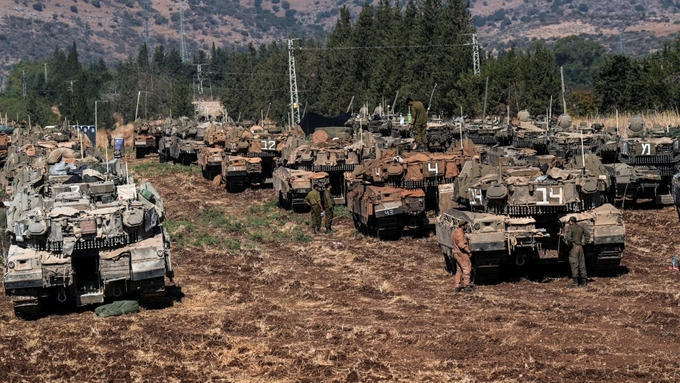 Quân đội Israel tập trung ở khu vực biên giới Israel - Lebanon. Ảnh: Reuters.