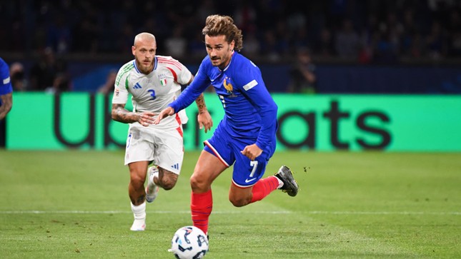 Antoine Griezmann thông báo giã từ đội tuyển Pháp.