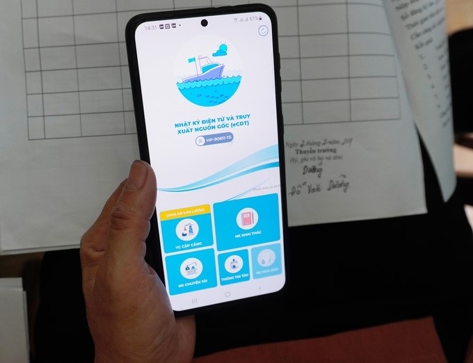 Declaring on eCDT VN software helps fishermen fulfill export and import requirements and declare output quickly, conveniently, and accurately; limit errors recorded in the fishing log. Photo: Hong Tham.