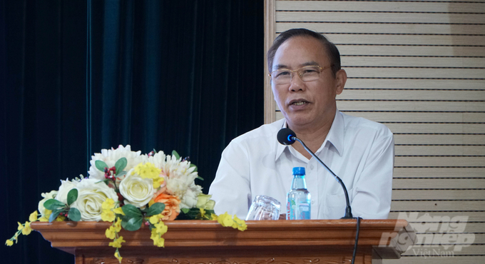 Deputy Minister Phung Duc Tien delivering a directive speech at the conference. Photo: Le Binh.