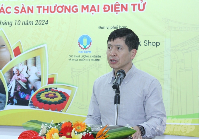 Theo ông Nguyễn Minh Tiến, đẩy mạnh xúc tiến thương mại các sản phẩm nghề truyền thống, sản phẩm OCOP trên nền tảng mạng xã hội là xu thế tất yếu. Ảnh: Trung Quân.