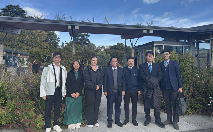 Minister Le Minh Hoan at Airfield Estate. Photo: ICD.