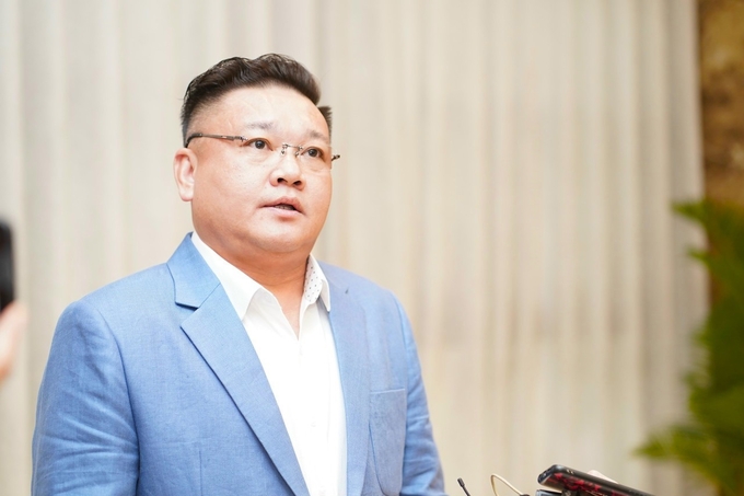 Mr. Tran Khac Tam, Chairman of the Soc Trang Province Business Association, shares insights about the potential and advantages for attracting investment in Soc Trang Province. Photo: Van Vu.