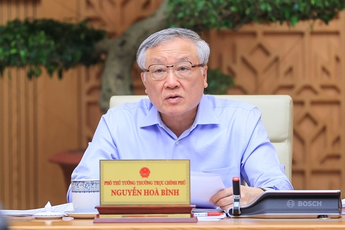 Permanent Deputy Prime Minister Nguyen Hoa Binh spoke at the meeting. Photo: Nhat Bac.