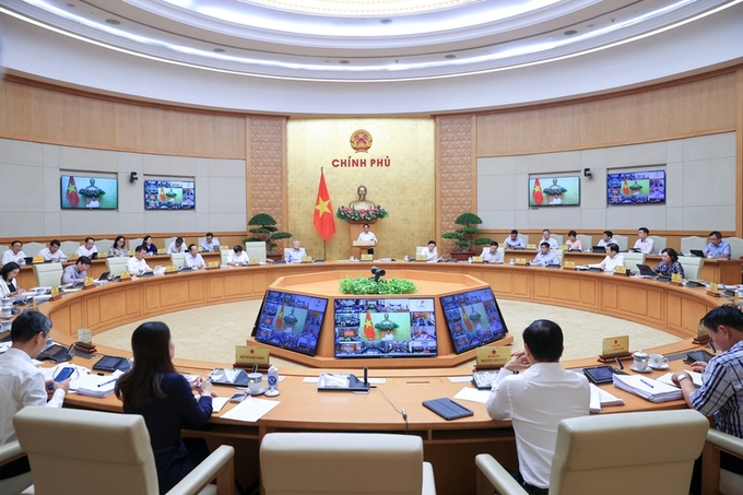 Prime Minister Pham Minh Chinh chaired the regular Government meeting in September 2024 online with 63 localities. Photo: Nhat Bac.