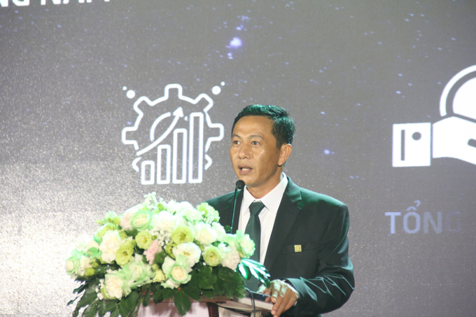 Mr. Nguyen Van Chinh, Director of the Central Quang Nam Crop Seed Company, believes that with technological modernization, the unit will create the highest quality products to serve the market. Photo: L.K.