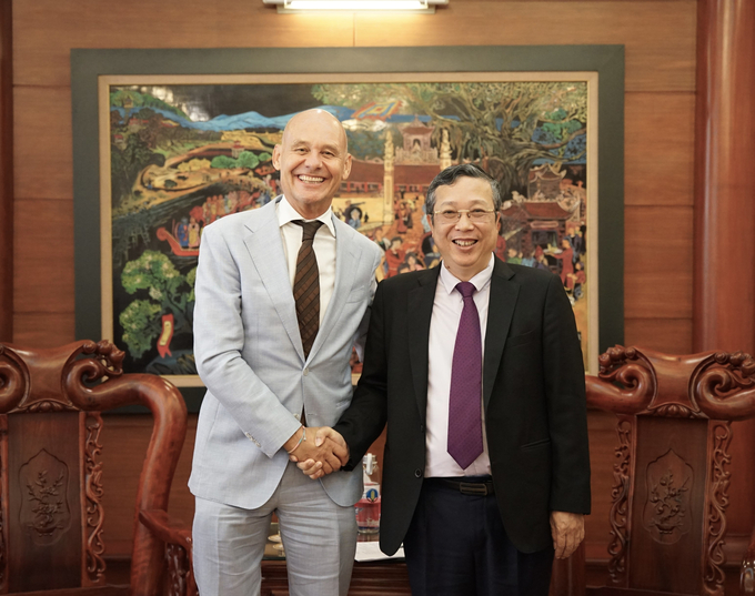 The two parties reached an agreement to provide mutual support and collaboration on a variety of subjects, including EUDR, market access, and online phytosanitary certification. Photo: Dieu Linh.