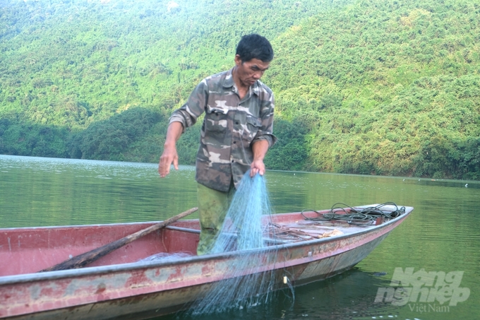 Vùng mặt nước 8.900ha đang tạo ra sinh kế cho người dân Hòa Bình. Ảnh: Kiên Trung.