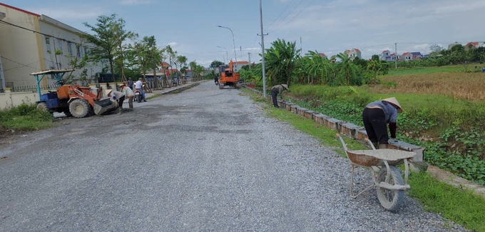 Expanding rural roads. Photo: Archive.