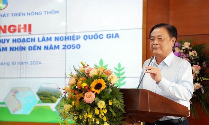 Minister Le Minh Hoan: 'Forestry Planning needs to go hand-in-hand with attracting investment.' Photo: Bao Thang.