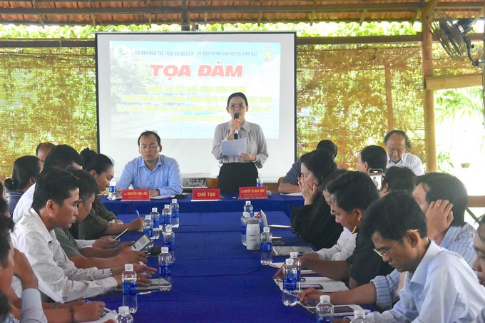 The Department of Culture, Sports, and Tourism of Ben Tre Province organized a seminar to evaluate the results of model implementation in Binh Dai district. Photo: Minh Dam.