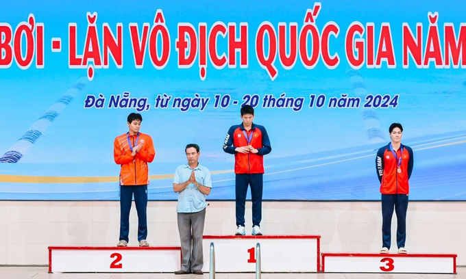 Nguyễn Quang Thuấn giành HCV tại giải bơi vô địch quốc gia 2024. Ảnh: Vasa