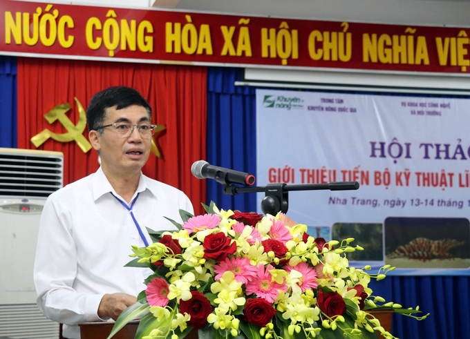 Hoang Van Hong, Deputy Director of the National Agricultural Extension Center, presenting at the workshop. Photo: KS.