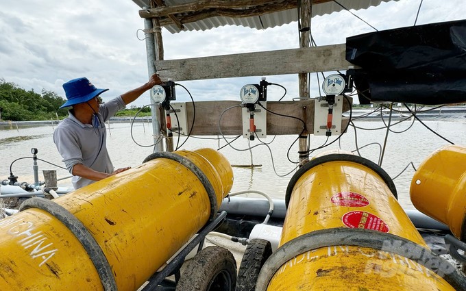 Aeration system at Thanh Cong Agriculture and Fisheries Service Cooperative. Photo: Le Binh.