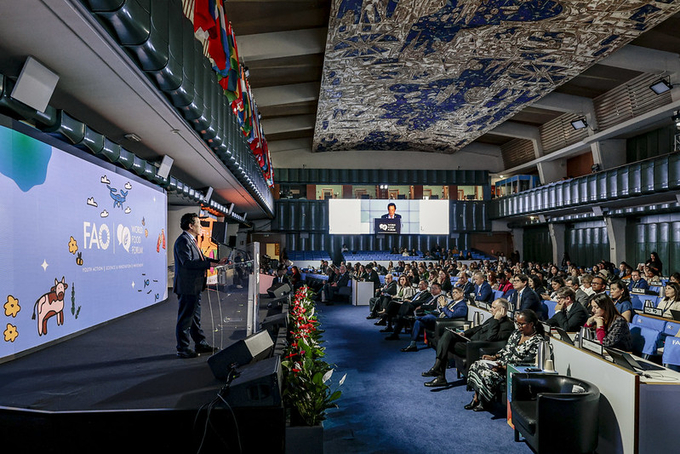 FAO Director-General QU Dongyu delivers his speech at the opening of the Global Family Farming Forum.