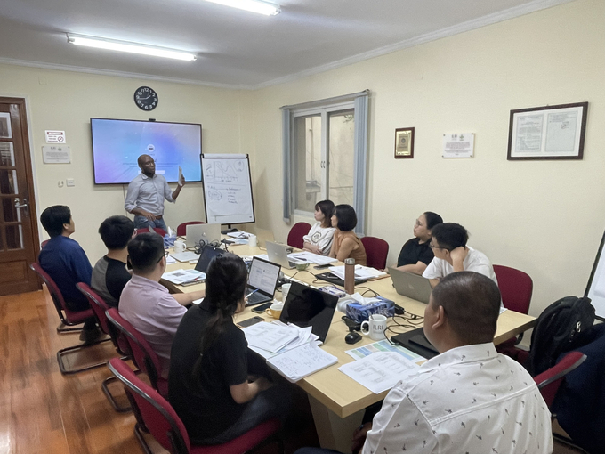 Training session on antibiotic resistance data analysis at ILRI Vietnam office. Photo: ILRI.