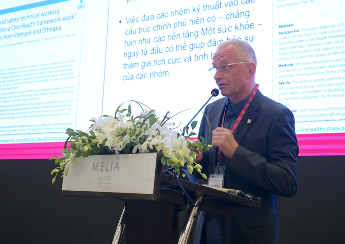 Dr. Fred Unger, ILRI Representative in Asia, shared about food safety interventions in Vietnam. Photo: Tung Dinh.