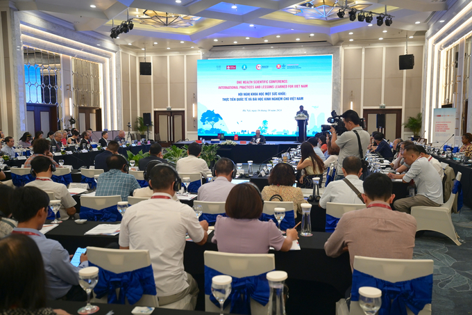 'International One Health Practices and Lessons Learned for Vietnam,' brought together global experts to share insights and strategies. Photo: Tung Dinh.