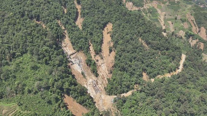 After the landslides, many forest areas remain barren with exposed rock hinder the reforestation efforts. Photo: HD.