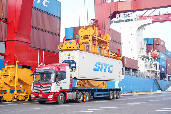 Thilogi provides a comprehensive logistics service for fresh fruit exports, including road transport, port services, and sea transport. Photo: Thilogi.