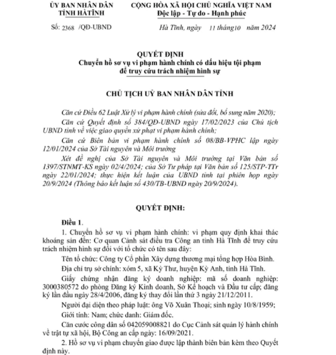 Quyết định chuyển Cơ quan Cảnh sát điều tra để truy cứu trách nhiệm hình sự Công ty CP Xây dựng thương mại tổng hợp Hoà Bình. Ảnh: Quang Anh.