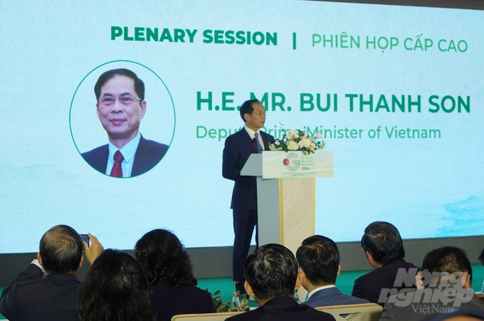 Deputy Prime Minister and Minister of Foreign Affairs Bui Thanh Son gave the opening speech of GEFE 2024. Photo: Nguyen Thuy.