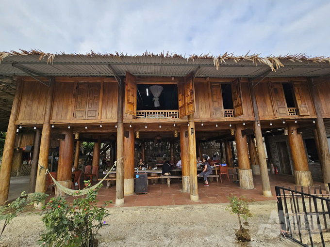 Stilt houses in Pu Luong were renovated into tourist accommodations. Photo: Quoc Toan.