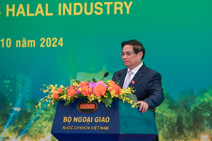 Prime Minister Pham Minh Chinh shared the goal of making Vietnam an important link in the supply chain of Halal products and services. Photo: Tung Dinh.