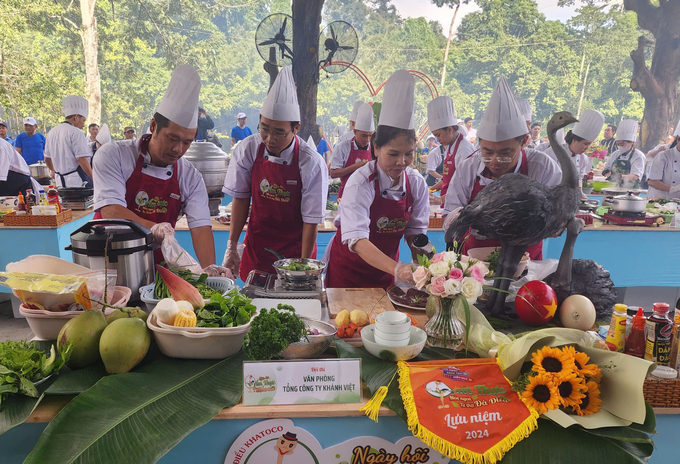 The participating teams showcased their professionalism as the dishes were prepared with great care. Photo: PC.