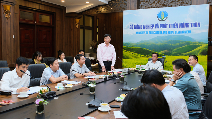 Vụ trưởng Vụ Nông nghiệp (Văn phòng Chính phủ) Phạm Mạnh Cường phát biểu tại hội nghị trực tuyến đôn đốc hoàn thành mục tiêu xây dựng NTM. Ảnh: Quỳnh Chi.