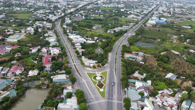 Bộ trưởng Lê Minh Hoan đề nghị các bộ, ngành, địa phương tạo động lực cho các xã nghèo, khó khăn về đích nông thôn mới. Ảnh: NNVN.