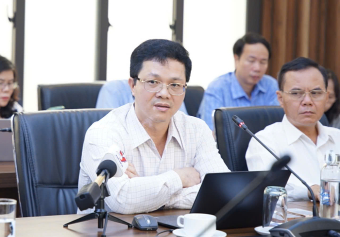 Dr. Nguyen Van Long, Director of the Department of Animal Health, stated that Circular 04 was developed according to the proper procedures and fully complies with international regulations. Photo: Dieu Linh.