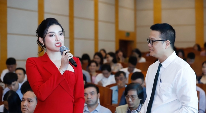 Cuộc thi viết Ký ức Hà Nội lần thứ III năm 2024 thu hút sự tham gia của các tác giả trong và ngoài nước. Trong ảnh, Á hậu Việt Nam Nguyễn Trần Huyền My tham dự Cuộc thi viết Ký ức Hà Nội lần thứ III năm 2024 và đoạt giải Khuyến khích. Ảnh: Phạm Hưng/Dân Việt.