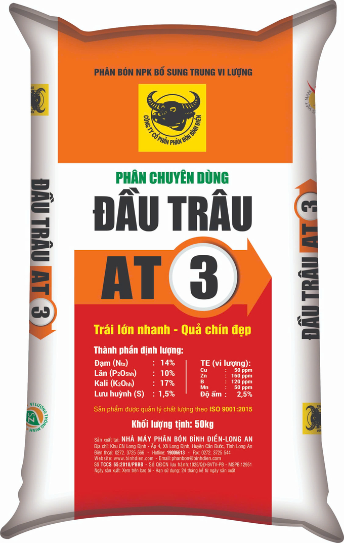 Phân NPK chuyên dùng AT3 bón cho giai đoạn nuôi trái theo tỷ lệ của chữ 'V' của Công ty CP PB Bình Điền. Ảnh: Bảo Vệ.