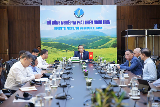 Deputy Minister Phung Duc Tien attended the 46th ASEAN Ministers on Agriculture and Forestry (AMAF) online conference. Photo: Linh Linh.