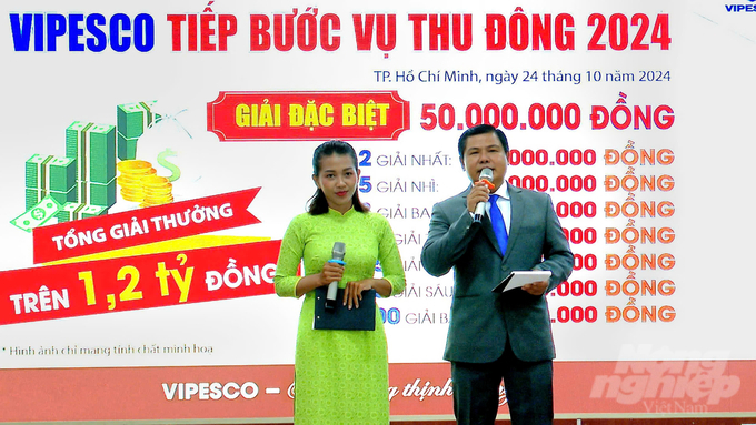 Chương trình 'Vipesco đồng hành cùng khách hàng năm 2024' quay số trúng thưởng dành cho hệ thống khách hàng thân thiết đồng hành cùng Vipesco. Ảnh: Minh Sáng.