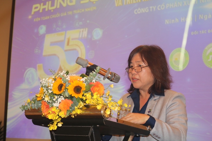 Vo Thi Thuy Tien, Director of Agris Ninh Hoa, presenting at the conference. Photo: KS.