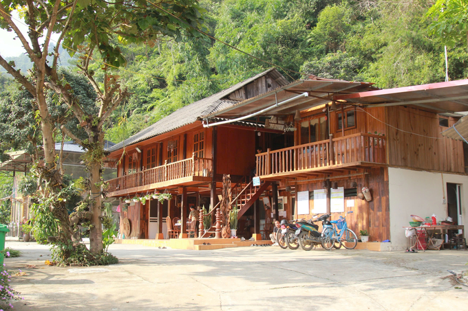 The wooden stilt houses stand out as a focal point for community tourism development in Khim Noi. Photo: Thanh Tien.